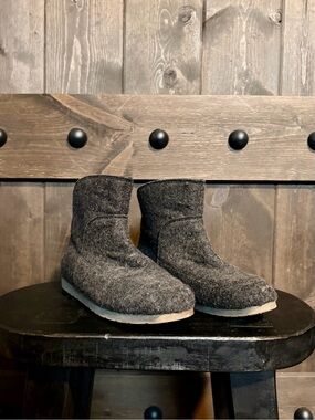 EMU Womens Gray Felt/Wool Pull-on Ankle Boots